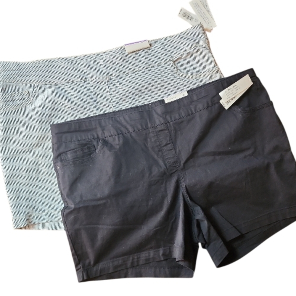 WESTBOUND | NWT Set Solid Black Navy White Stripe Mid-Rise Pull On Shorts  | 20W